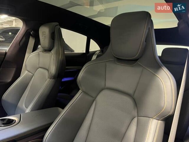 Серый Порше Тайкан, объемом двигателя 0 л и пробегом 9 тыс. км за 175379 $, фото 30 на Automoto.ua