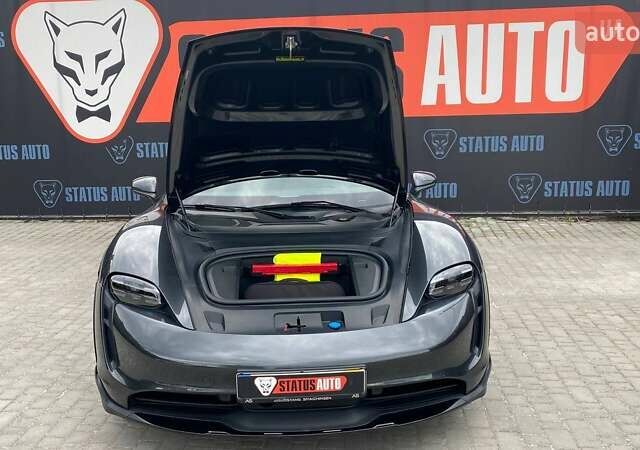 Сірий Порше Тайкан, об'ємом двигуна 0 л та пробігом 30 тис. км за 77000 $, фото 12 на Automoto.ua