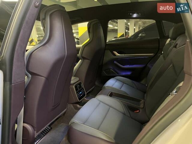 Серый Порше Тайкан, объемом двигателя 0 л и пробегом 9 тыс. км за 175379 $, фото 51 на Automoto.ua