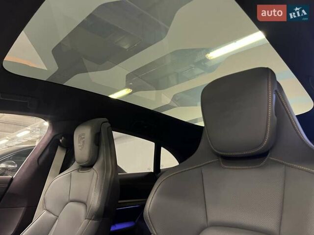 Серый Порше Тайкан, объемом двигателя 0 л и пробегом 9 тыс. км за 175379 $, фото 45 на Automoto.ua