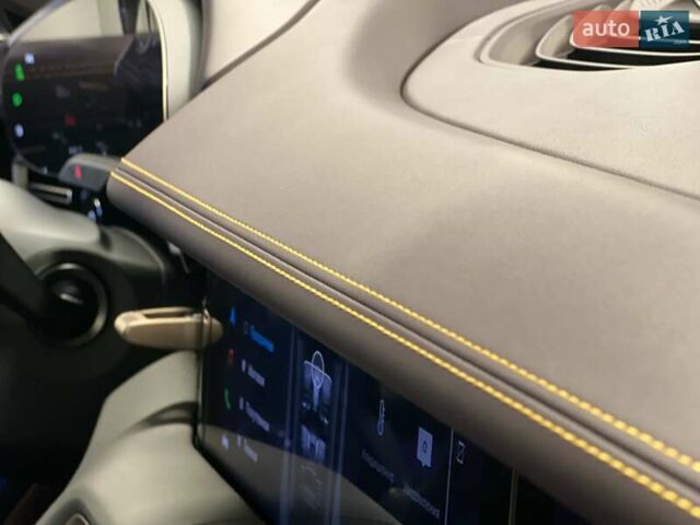 Серый Порше Тайкан, объемом двигателя 0 л и пробегом 9 тыс. км за 175379 $, фото 46 на Automoto.ua