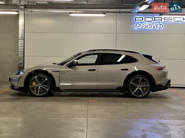 Серый Порше Тайкан, объемом двигателя 0 л и пробегом 9 тыс. км за 175379 $, фото 1 на Automoto.ua