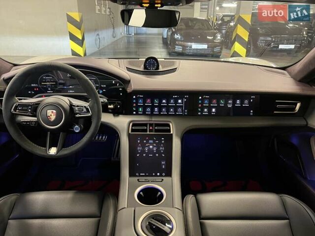 Серый Порше Тайкан, объемом двигателя 0 л и пробегом 9 тыс. км за 175379 $, фото 31 на Automoto.ua