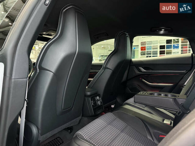 Серый Порше Тайкан, объемом двигателя 0 л и пробегом 5 тыс. км за 104000 $, фото 21 на Automoto.ua