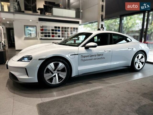 Серый Порше Тайкан, объемом двигателя 0 л и пробегом 5 тыс. км за 104000 $, фото 7 на Automoto.ua