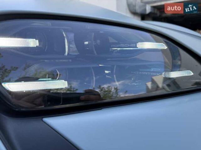 Серый Порше Тайкан, объемом двигателя 0 л и пробегом 24 тыс. км за 180000 $, фото 7 на Automoto.ua
