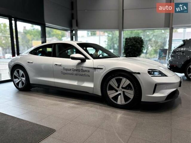 Серый Порше Тайкан, объемом двигателя 0 л и пробегом 5 тыс. км за 104000 $, фото 3 на Automoto.ua