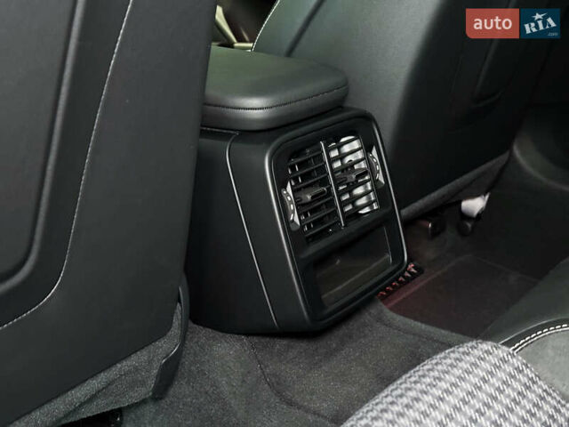 Серый Порше Тайкан, объемом двигателя 0 л и пробегом 5 тыс. км за 104000 $, фото 22 на Automoto.ua