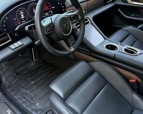 Серый Порше Тайкан, объемом двигателя 0 л и пробегом 24 тыс. км за 180000 $, фото 8 на Automoto.ua