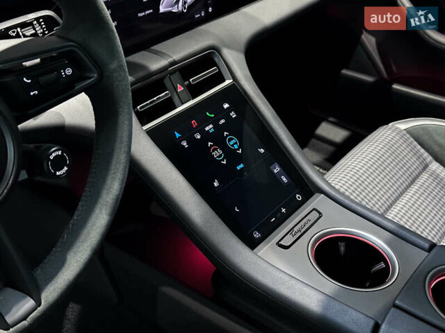 Серый Порше Тайкан, объемом двигателя 0 л и пробегом 5 тыс. км за 104000 $, фото 18 на Automoto.ua