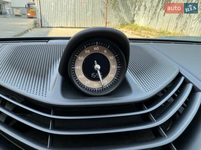 Серый Порше Тайкан, объемом двигателя 0 л и пробегом 24 тыс. км за 180000 $, фото 20 на Automoto.ua