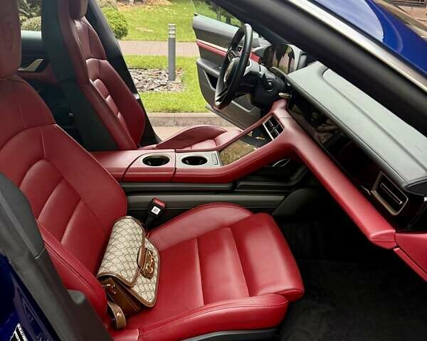 Синий Порше Тайкан, объемом двигателя 0 л и пробегом 38 тыс. км за 73000 $, фото 11 на Automoto.ua