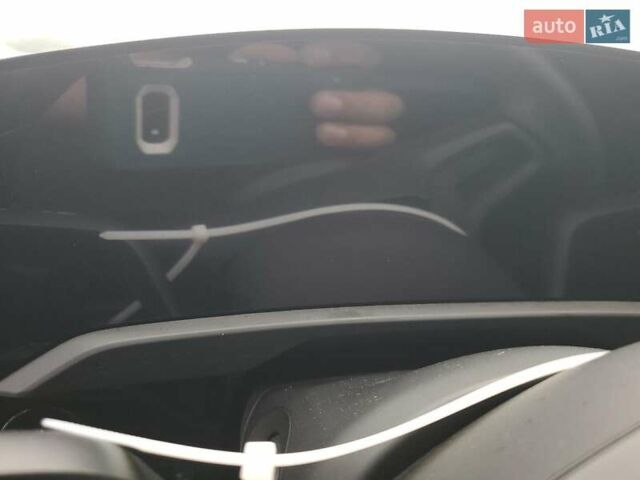 Порше Тайкан 2020 в Киеве на Automoto.ua Синий Порше Тайкан, объемом двигателя 0 л и пробегом 15 тыс. км за 20000 $, фото 8 на Automoto.ua