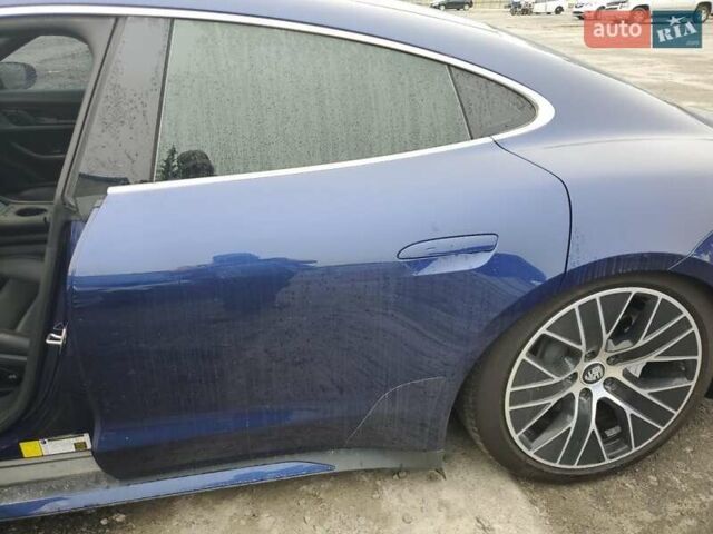 Порше Тайкан 2020 в Киеве на Automoto.ua Синий Порше Тайкан, объемом двигателя 0 л и пробегом 15 тыс. км за 20000 $, фото 9 на Automoto.ua