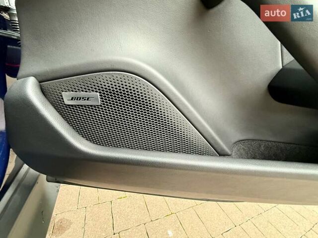 Синий Порше Тайкан, объемом двигателя 0 л и пробегом 38 тыс. км за 73000 $, фото 12 на Automoto.ua