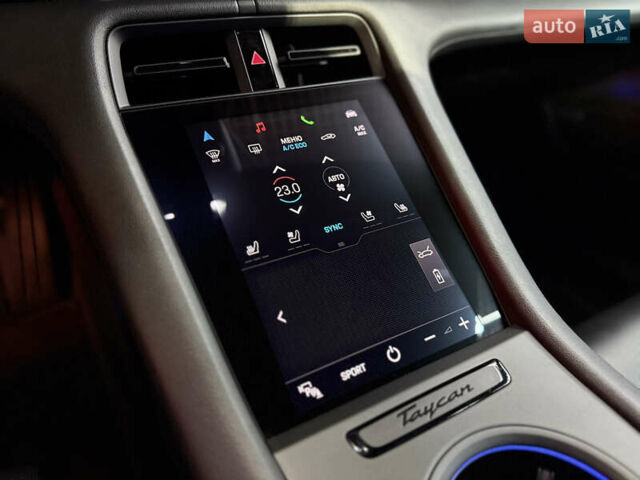Синій Порше Тайкан, об'ємом двигуна 0 л та пробігом 55 тис. км за 57000 $, фото 14 на Automoto.ua