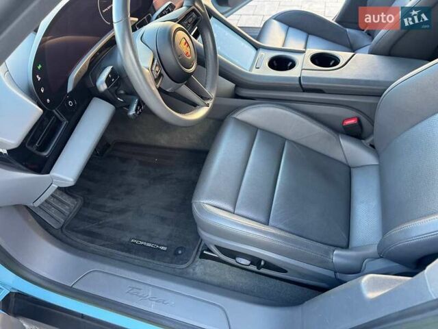 Синий Порше Тайкан, объемом двигателя 0 л и пробегом 35 тыс. км за 47900 $, фото 6 на Automoto.ua