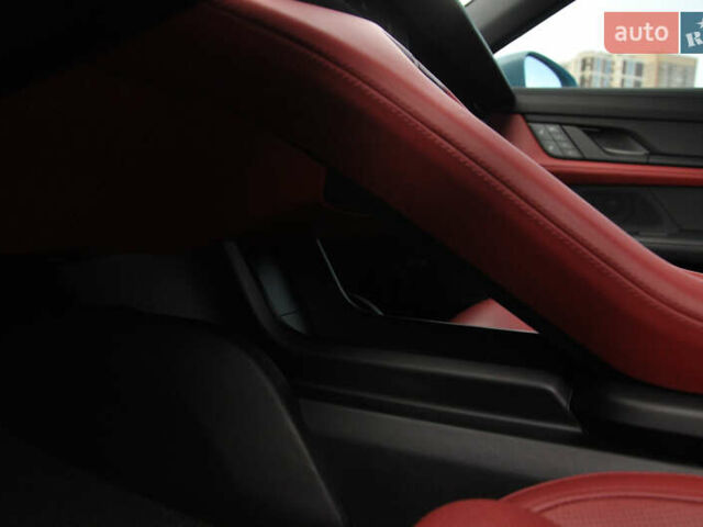 Синий Порше Тайкан, объемом двигателя 0 л и пробегом 15 тыс. км за 62000 $, фото 37 на Automoto.ua