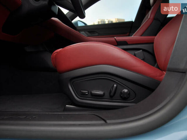 Синий Порше Тайкан, объемом двигателя 0 л и пробегом 15 тыс. км за 62000 $, фото 29 на Automoto.ua