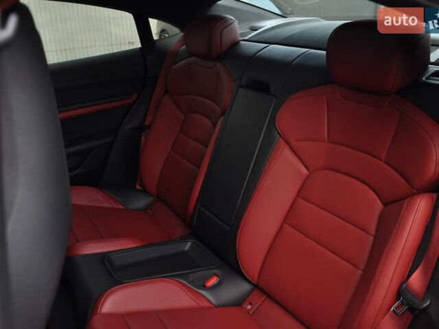 Синий Порше Тайкан, объемом двигателя 0 л и пробегом 15 тыс. км за 62000 $, фото 22 на Automoto.ua