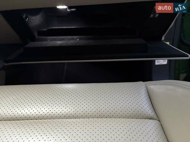 Зелений Порше Тайкан, об'ємом двигуна 0 л та пробігом 32 тис. км за 72000 $, фото 49 на Automoto.ua