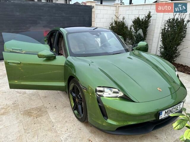 Зелений Порше Тайкан, об'ємом двигуна 0 л та пробігом 32 тис. км за 72000 $, фото 4 на Automoto.ua