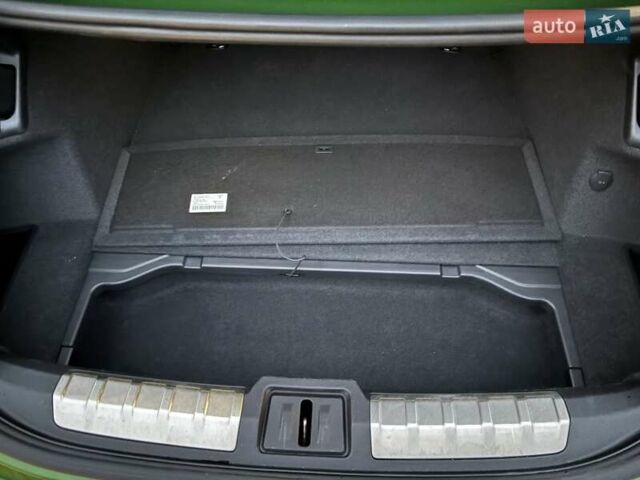 Зелений Порше Тайкан, об'ємом двигуна 0 л та пробігом 32 тис. км за 72000 $, фото 53 на Automoto.ua