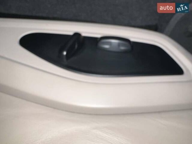 Зелений Порше Тайкан, об'ємом двигуна 0 л та пробігом 32 тис. км за 72000 $, фото 37 на Automoto.ua