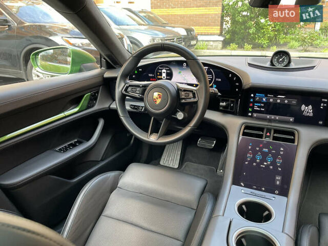 Зелений Порше Тайкан, об'ємом двигуна 0 л та пробігом 70 тис. км за 73000 $, фото 36 на Automoto.ua