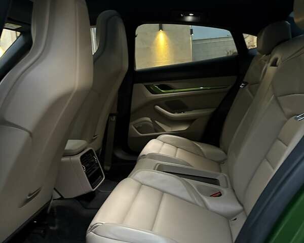 Зелений Порше Тайкан, об'ємом двигуна 0 л та пробігом 32 тис. км за 72000 $, фото 32 на Automoto.ua