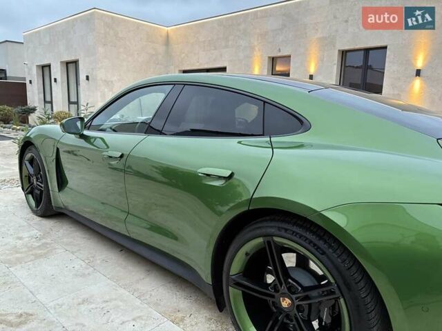 Зелений Порше Тайкан, об'ємом двигуна 0 л та пробігом 32 тис. км за 72000 $, фото 5 на Automoto.ua