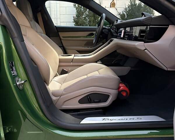 Зелений Порше Тайкан, об'ємом двигуна 0 л та пробігом 32 тис. км за 72000 $, фото 46 на Automoto.ua