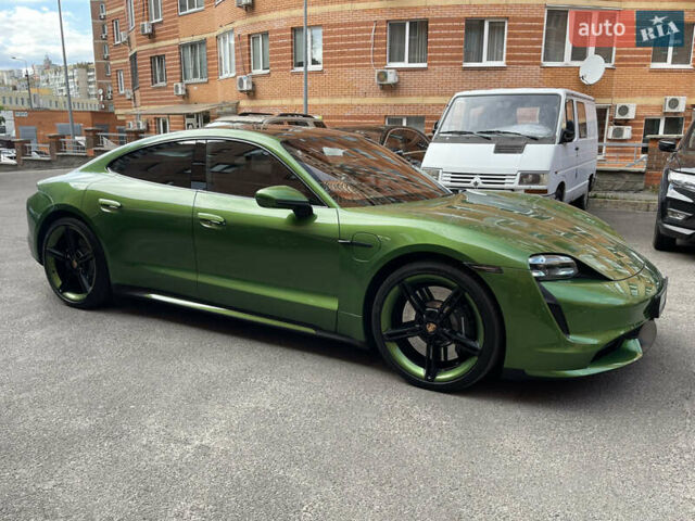 Зелений Порше Тайкан, об'ємом двигуна 0 л та пробігом 70 тис. км за 73000 $, фото 10 на Automoto.ua
