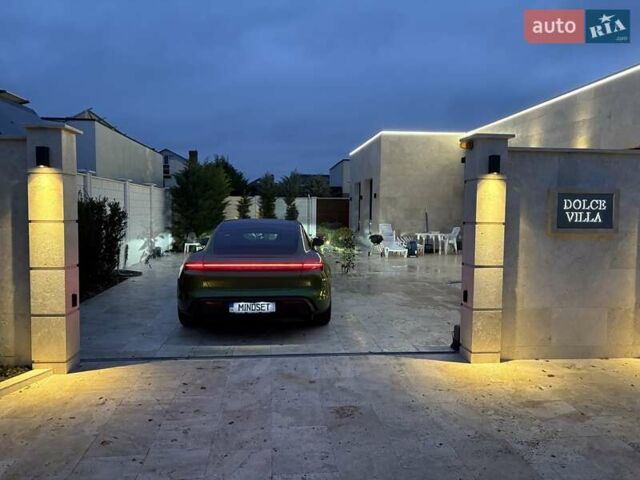 Зелений Порше Тайкан, об'ємом двигуна 0 л та пробігом 32 тис. км за 72000 $, фото 9 на Automoto.ua