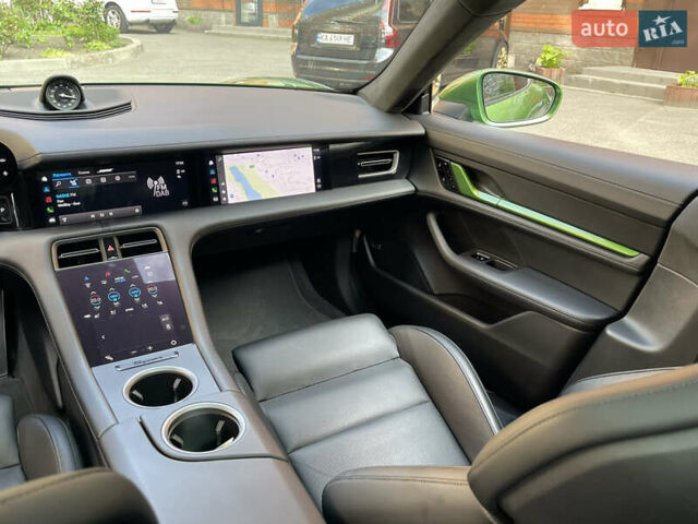 Зелений Порше Тайкан, об'ємом двигуна 0 л та пробігом 70 тис. км за 73000 $, фото 39 на Automoto.ua