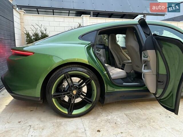 Зелений Порше Тайкан, об'ємом двигуна 0 л та пробігом 32 тис. км за 72000 $, фото 21 на Automoto.ua