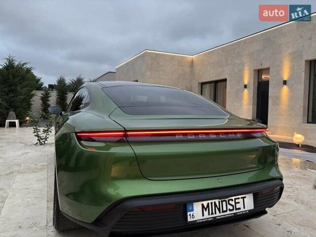 Зелений Порше Тайкан, об'ємом двигуна 0 л та пробігом 32 тис. км за 72000 $, фото 3 на Automoto.ua