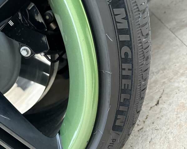 Зелений Порше Тайкан, об'ємом двигуна 0 л та пробігом 32 тис. км за 72000 $, фото 16 на Automoto.ua