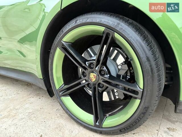 Зелений Порше Тайкан, об'ємом двигуна 0 л та пробігом 32 тис. км за 72000 $, фото 15 на Automoto.ua