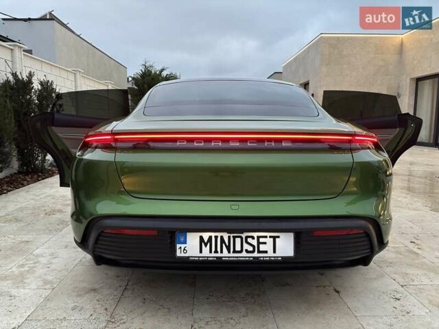 Зелений Порше Тайкан, об'ємом двигуна 0 л та пробігом 32 тис. км за 72000 $, фото 2 на Automoto.ua