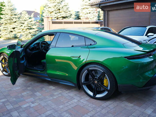 Зеленый Порше Тайкан, объемом двигателя 0 л и пробегом 9 тыс. км за 104700 $, фото 6 на Automoto.ua