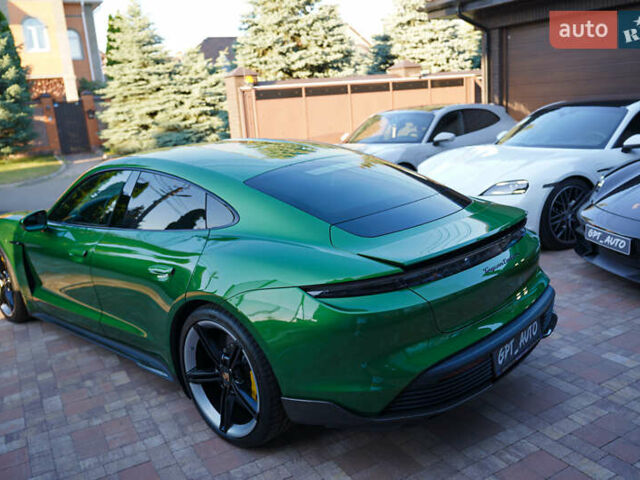 Зеленый Порше Тайкан, объемом двигателя 0 л и пробегом 9 тыс. км за 104700 $, фото 11 на Automoto.ua