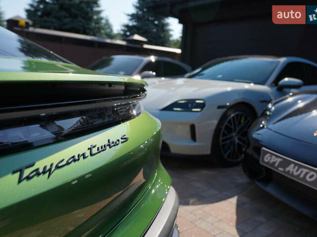 Зеленый Порше Тайкан, объемом двигателя 0 л и пробегом 9 тыс. км за 104700 $, фото 12 на Automoto.ua