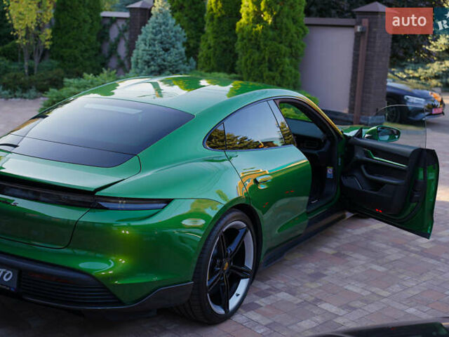 Зеленый Порше Тайкан, объемом двигателя 0 л и пробегом 9 тыс. км за 104700 $, фото 5 на Automoto.ua