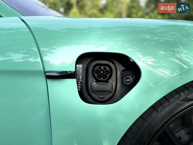 Зелений Порше Тайкан, об'ємом двигуна 0 л та пробігом 11 тис. км за 82000 $, фото 4 на Automoto.ua