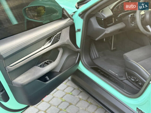 Зелений Порше Тайкан, об'ємом двигуна 0 л та пробігом 11 тис. км за 82000 $, фото 9 на Automoto.ua