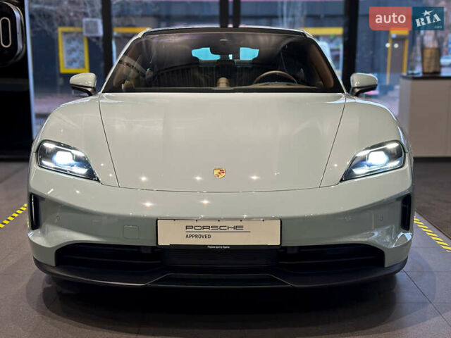 Зелений Порше Тайкан, об'ємом двигуна 0 л та пробігом 1 тис. км за 127000 $, фото 1 на Automoto.ua