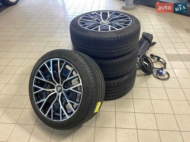 Черный Порше Taycan Cross Turismo, объемом двигателя 0 л и пробегом 39 тыс. км за 66900 $, фото 6 на Automoto.ua