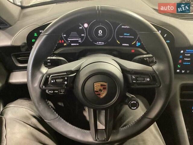 Черный Порше Taycan Cross Turismo, объемом двигателя 0 л и пробегом 39 тыс. км за 66900 $, фото 1 на Automoto.ua
