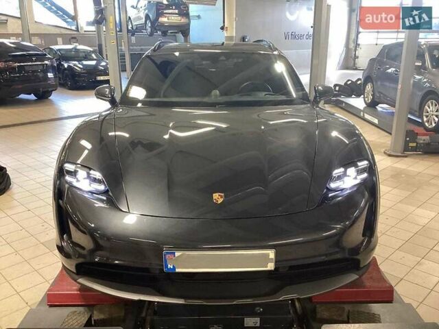 Черный Порше Taycan Cross Turismo, объемом двигателя 0 л и пробегом 39 тыс. км за 66900 $, фото 3 на Automoto.ua